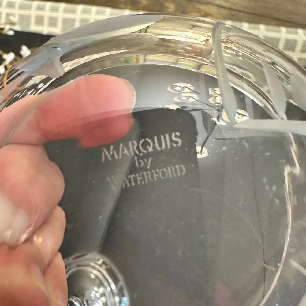 Marquis by Waterford Round‎ Covered Trinket / Powder Box~Yours Truly Pattern